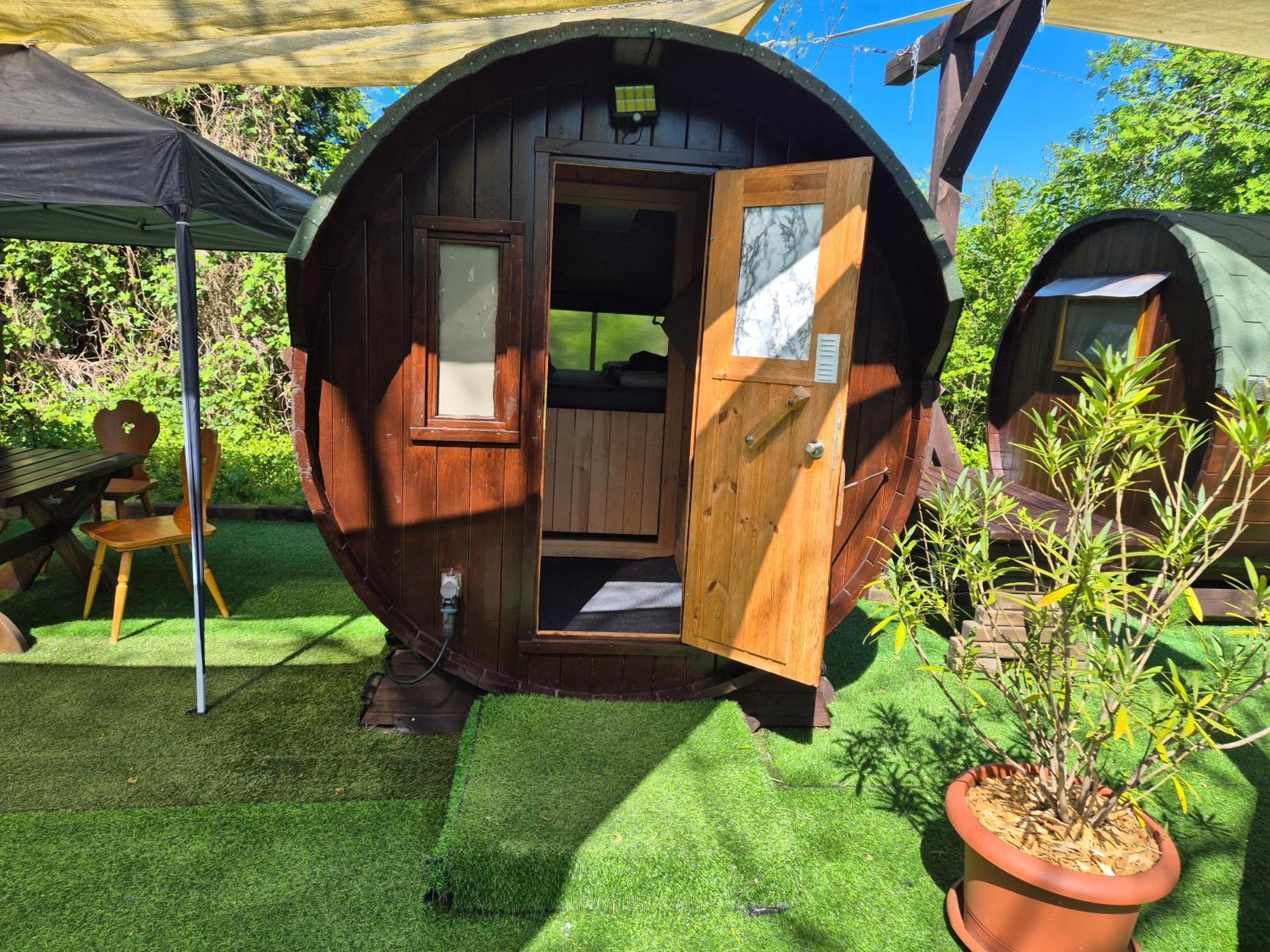 Mini Hotel Uebernachten Im Gurkenfass Lübbenau Exteriér fotografie